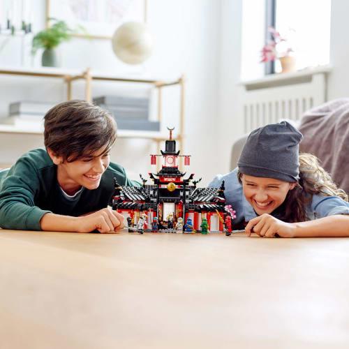 LEGO Ninjago Ninja Dojo 70670 Bausteinspielzeug für Jungen