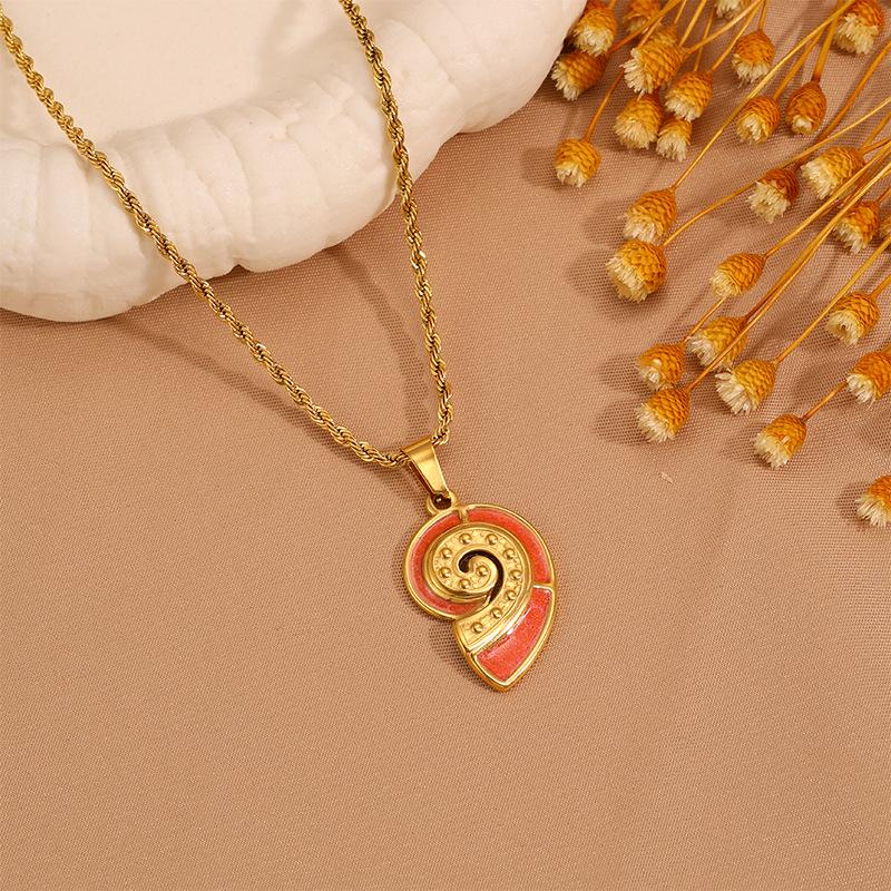 Vintage Ocean Seashell Stainless Steel Clavicle Necklace for Women - High-End Titanium Jewelry