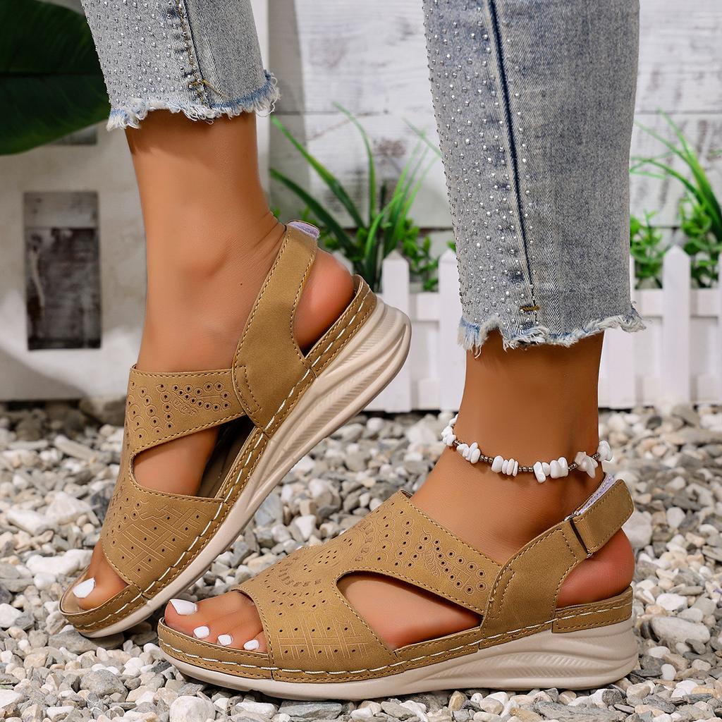 Mode Übergröße Damen Sandalen Sommer Neu Romantische Aushöhlen Atmungsaktive Sandalen Niedriger Absatz Böhmischer Stil Polyestersohle Schuhe für Damen