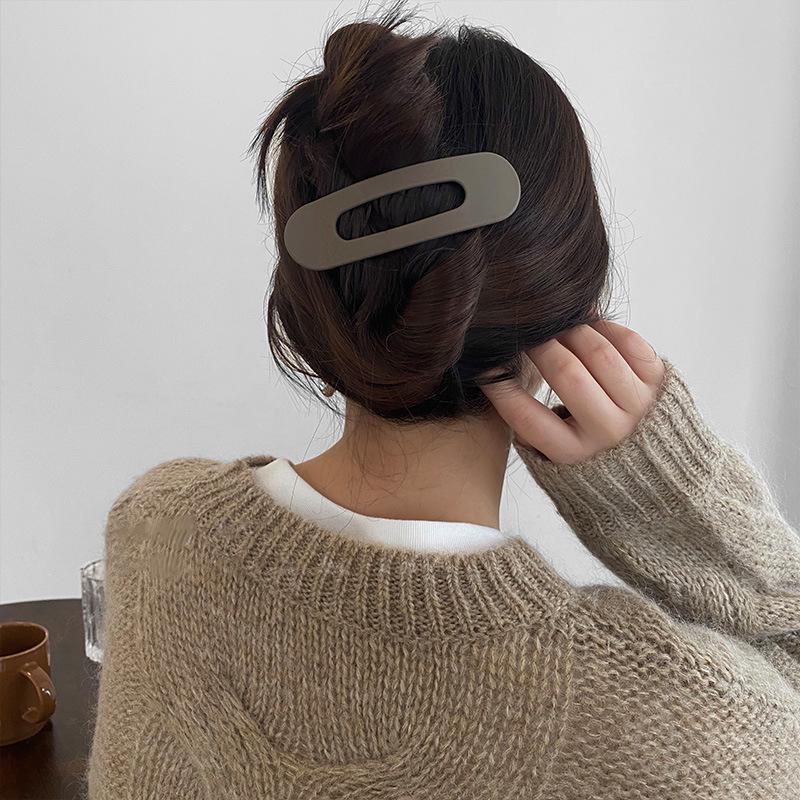Korean Celebrity Oval Hairpin: Stylish Bun & Side Clip Accessory