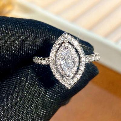 Huitan Fashion Marquise Shaped Women Rings for Engagement Wedding Luxury Zinc Alloy Color Cubic Zirconia Rings New Fashion Zircon