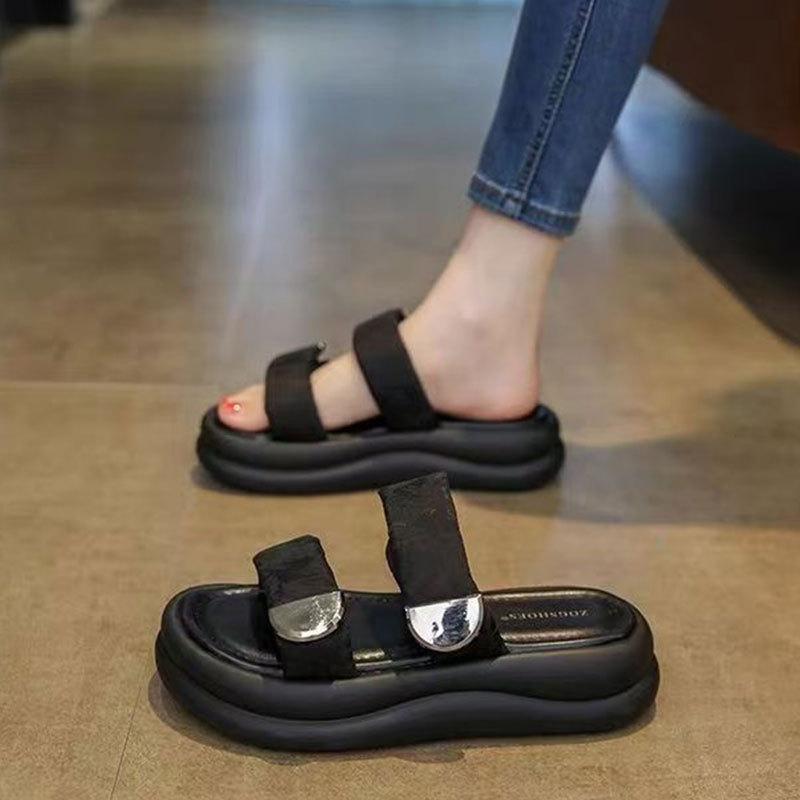 Slippers women's summer wear 2025 new high-end fashion with skirt platform beach sandals super fire sandals