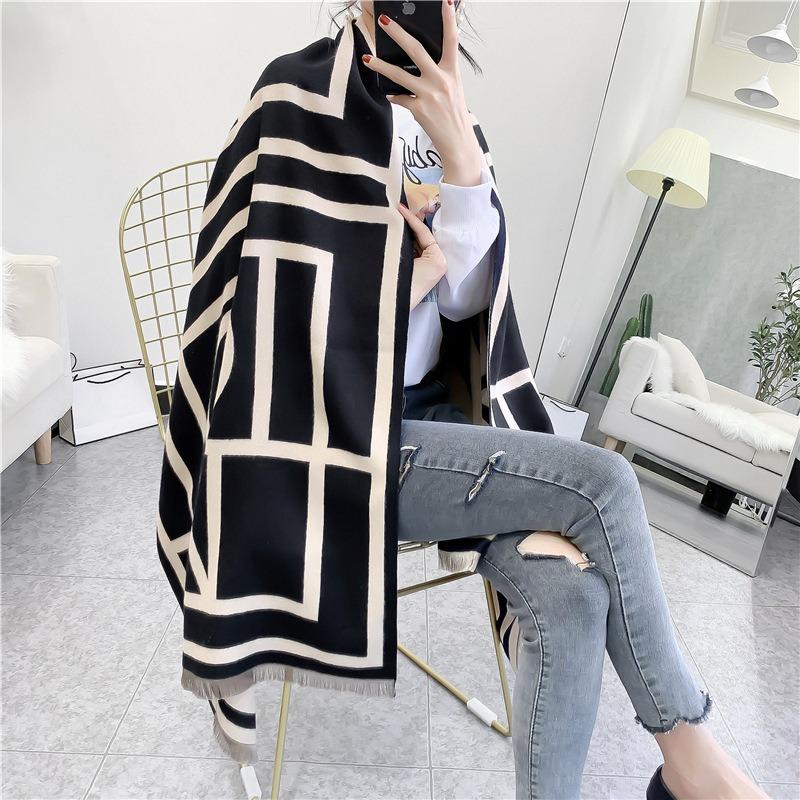 New scarves for autumn and winter, dual-purpose, thermal air-conditioning shawl, thickened long geometric scarf.