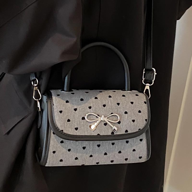 Korean-Style Bow Baguette Shoulder Bag: 2025 Fashionable Textured Women's Crossbody