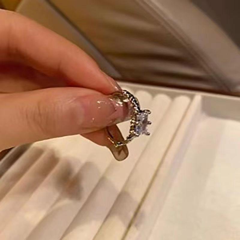 The Owner Recommends Super Beautiful Ring Female Niche Design Fashionable Personalized Ins Ring Light Luxury High-end Feeling Index Finger Ring Female
