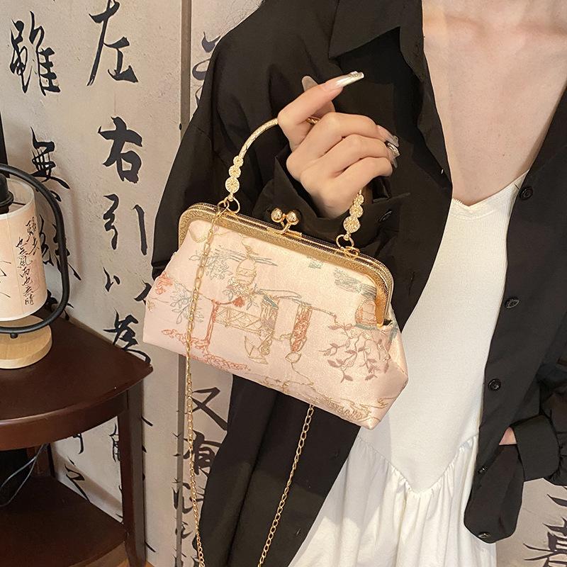 Broderi Håndveske Ny Stil Antikk Stil Cheongsam Bankett Clutch Kjedeveske Metalllås Liten Firkantet Veske