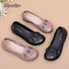 Comfortable Non-Slip Flat Shoes for Women Soft Sole Elderly Ladies Moccasins Spring Autumn Mom Grandma Casual Shoes Slip on