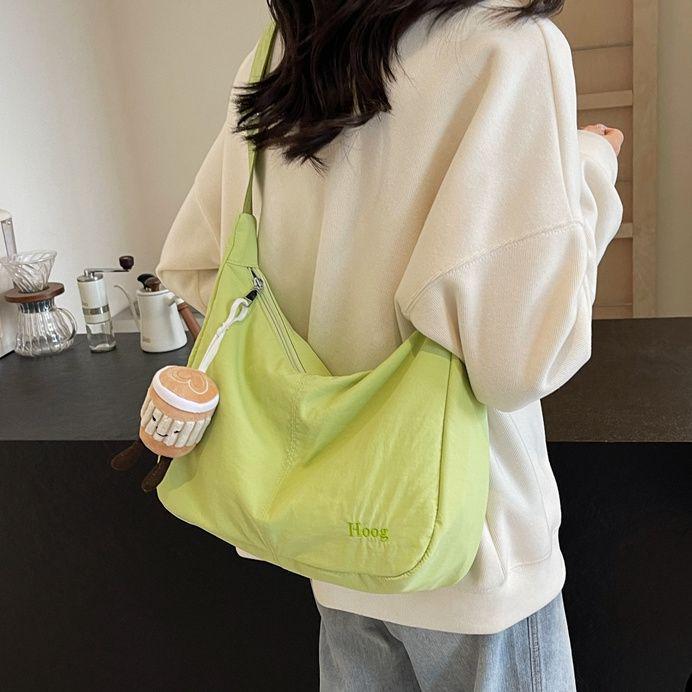 

Женская летняя холщовая сумка-тоут 2025: Легкий, Вместительный, Простой Модный для Поездок через Плечо или для Ношения на Плече. Bag Only [No Accessories]