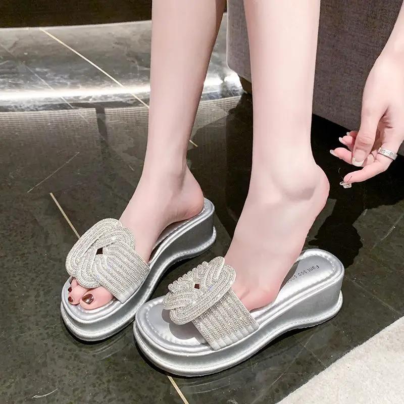 Fashion Open Toe Woman Slippers Sandals Slides On Beach Flat Shoes for Women Top Designs Stylish Korea Style Clappers Wholesale Casual
