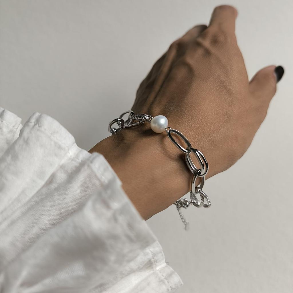 Silver Bracelet with Natural Pearls, Item Weight 7.97 G (2187066)