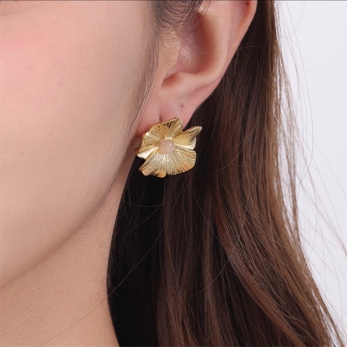 

Европейские и американские ретро цветочные металлические серьги с инкрустацией натуральным камнем, гвоздики из нержавеющей стали.