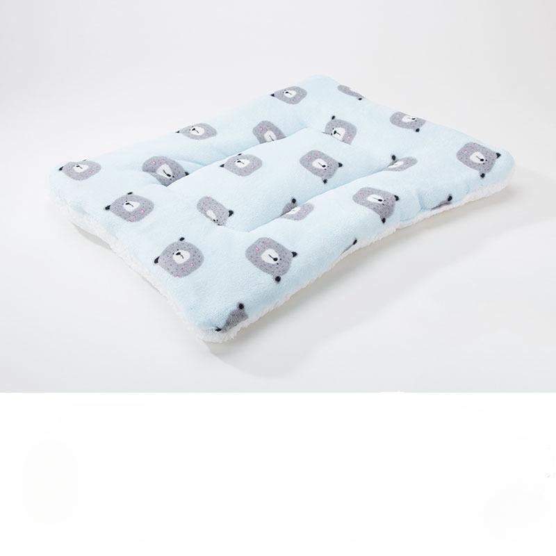 Autumn and Winter Dog Blankets  Quilts  Four Seasons Flannel Dog Kennels  Cat Kennels  Coral Velvet Cat Blankets  Pet Mats