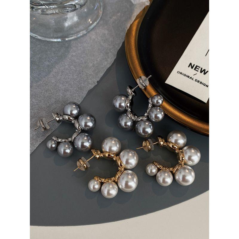 Pearl Earrings 2026 New Popular Style High-End French-Style Earrings Light Luxury European and American Style Hoop Earrings Elegant Circle Earrings