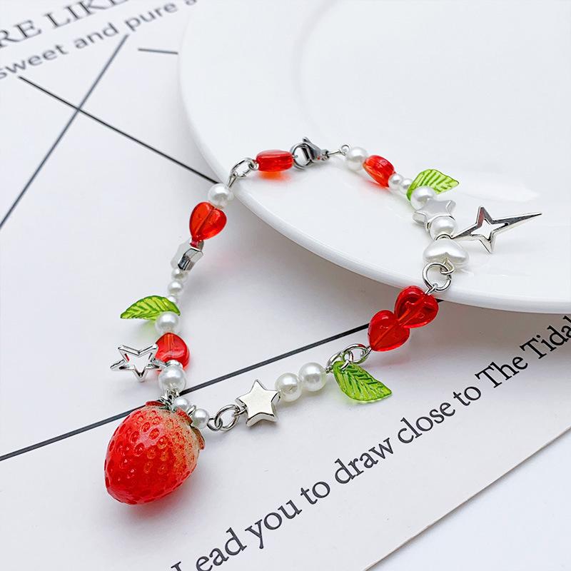 Exquisite Strawberry Charm Bracelet Sweet Cute Handmade Beaded Bracelet Fresh All-Match Wrist Chain For Women Girls Party Gift