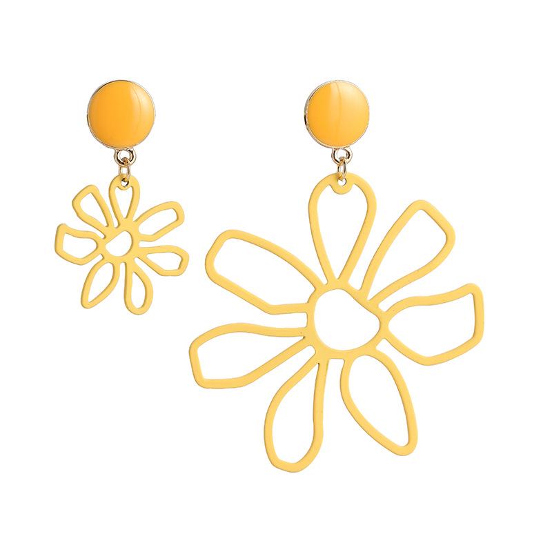 Niche Holiday Style: Temperamental Hollow Yellow Flower Earrings & Mosquito Coil Ear Clips (2022 Trend)