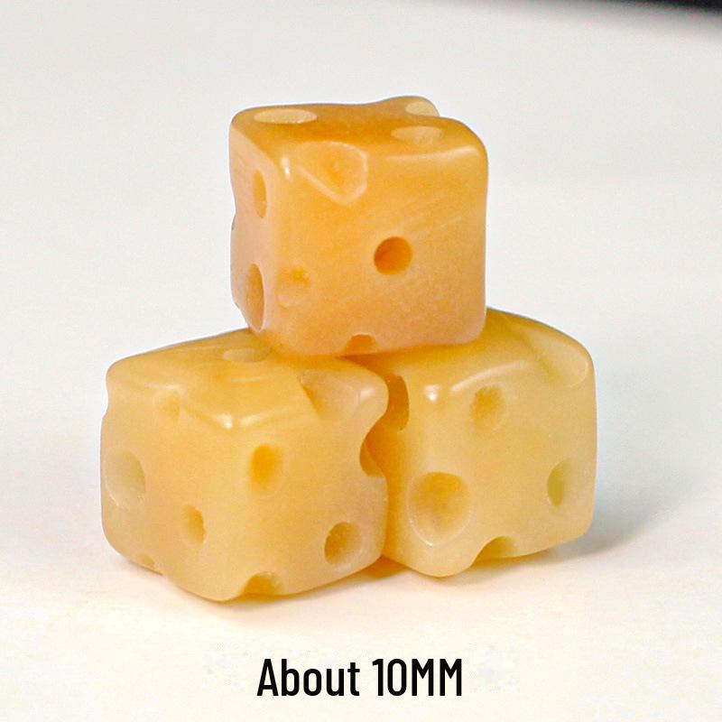 

Резной кулон в виде корня бодхи с сыром, белым нефритом и буддийскими бусинами