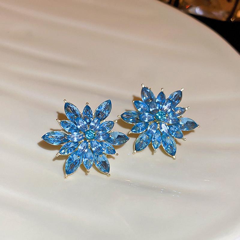 Premium Temperament Elegant Long Design French Stud Earrings