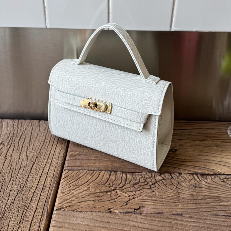 

Spring and summer new temperament versatile commuting fashion high texture solid color simple handbag shoulder messenger bag білий