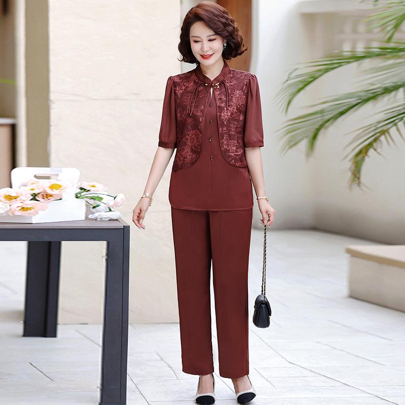 Mom's Summer Chic Mid-Sleeve Two-Piece Set: Stylish Chinese-Inspired Top for Middle-Aged and Elderly Women