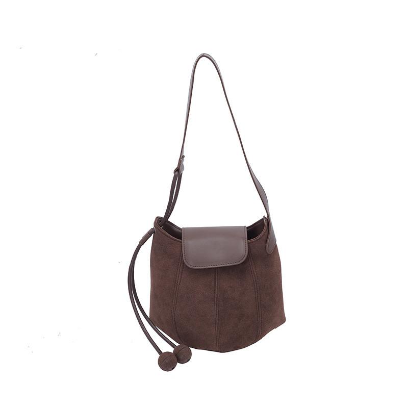 Vintage Water Bucket Bag For Women With Polyester Material And Magnetic Closure For Daily Casual Wear