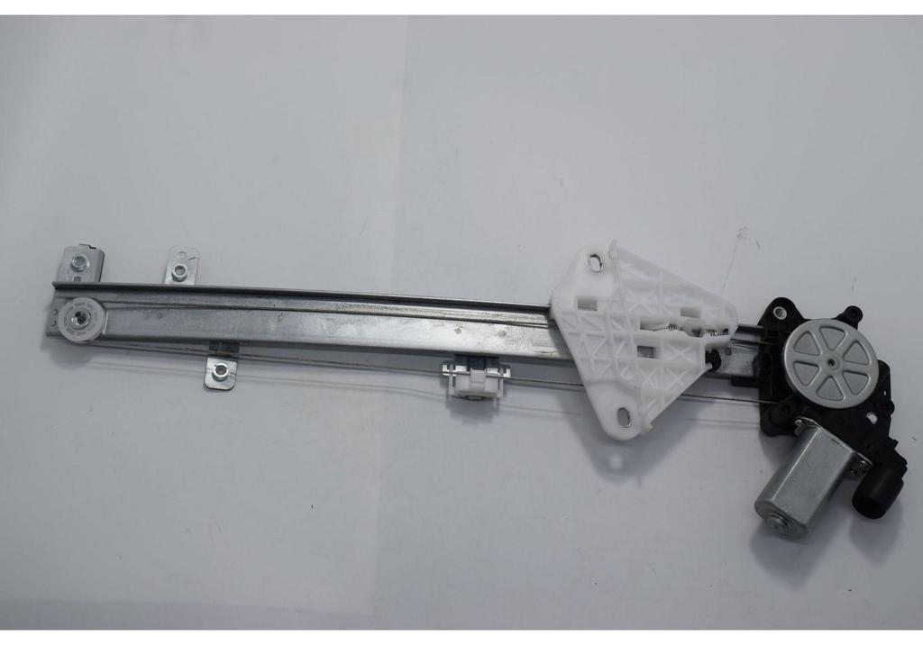 Car Window Regulator 69820-60070 for Land Cruiser UZL100