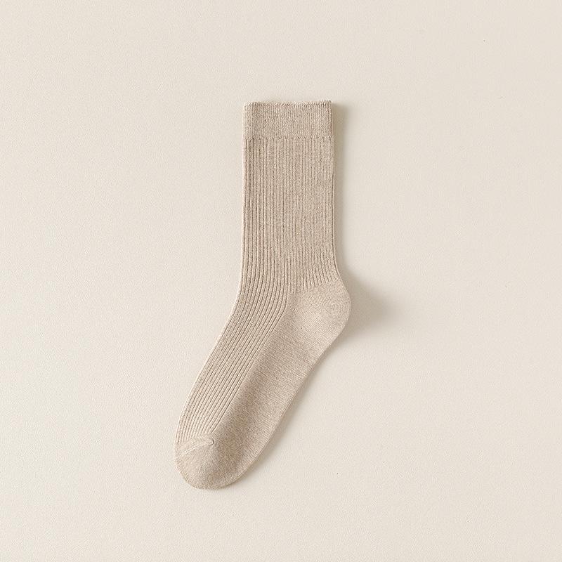 Women's Mid-calf Socks, Sweat-absorbing and Breathable, Solid-colored Cotton Socks for Autumn and Winter, Black and White Pile Socks, Long Socks