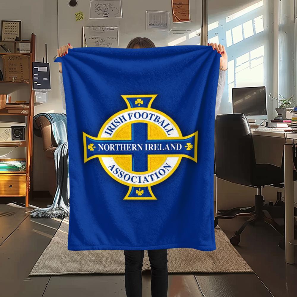 1 pièce Couverture en Flanelle Imprimée FC Irlande du Nord, Haute qualité Confortable pour Toutes les Saisons, Décoration d'Intérieur, Chaleur et Confort, Parfait pour les Cadeaux de Noël