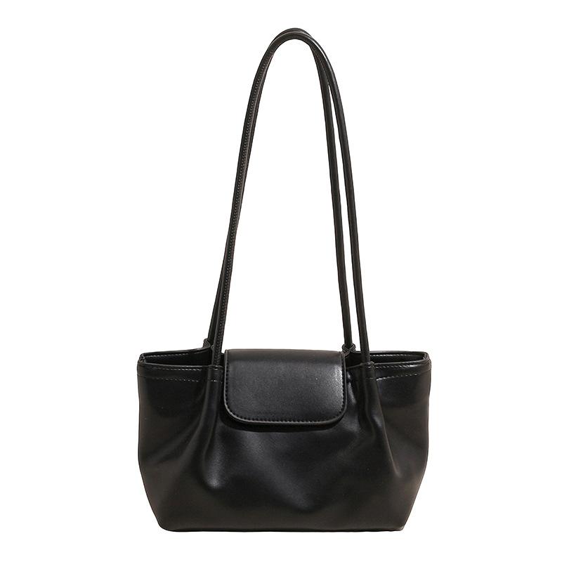 

Minimalist Leather Shoulder Bag for Women with Flap Cover Long Strap Elegant Daily Carry Bag чорний