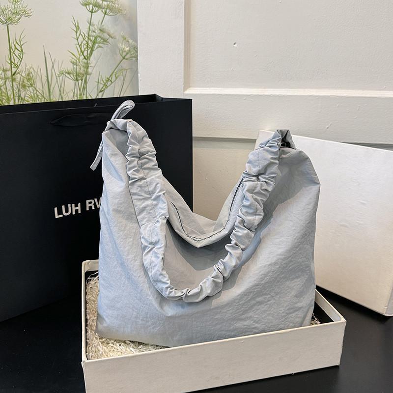 Fashionable Street Style Pu Tote Bag With Spacious Capacity Soft Mid-hardness