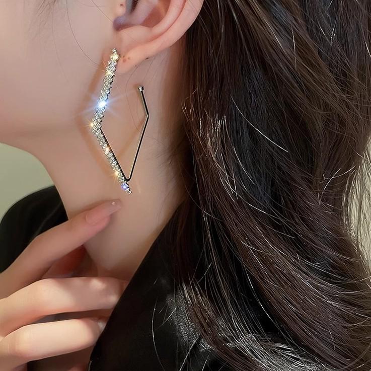 1 Pair Of Stylish Geometric Rhinestone Earrings, Sparkling High-End Earrings, Versatile Earrings For Banquets And Commuting