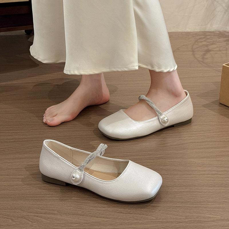 French flat bottom light mouth single shoes women's 2025 new spring and summer with skirt Doudou shoes Mary Jane silver small leather shoes