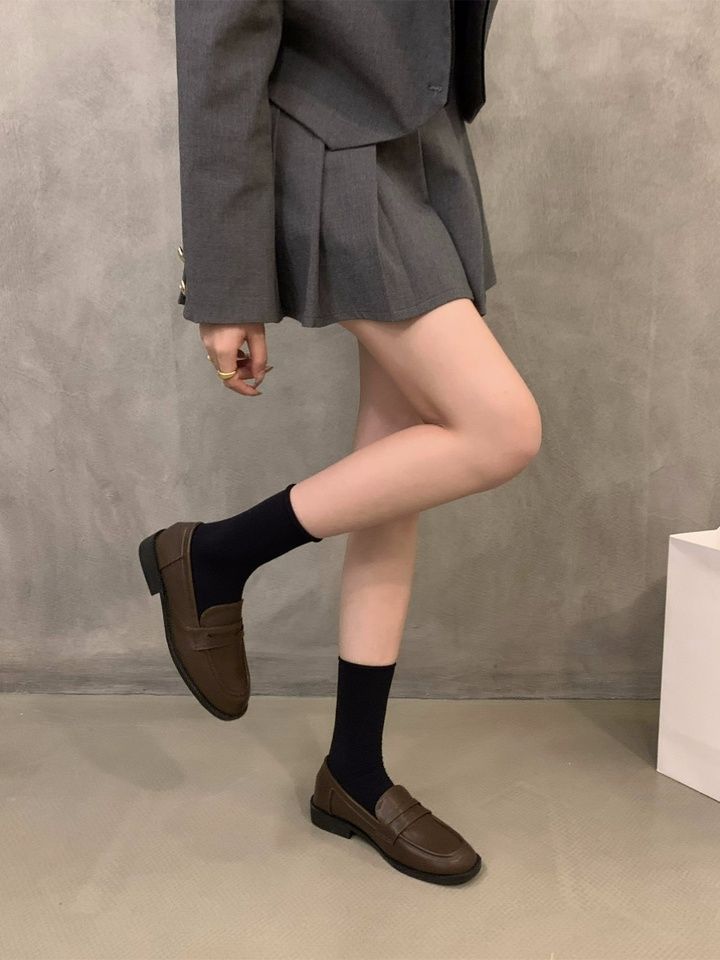 French flat-soled retro brown loafer single shoes women's shoes 2025 new spring and autumn black British style small leather shoes