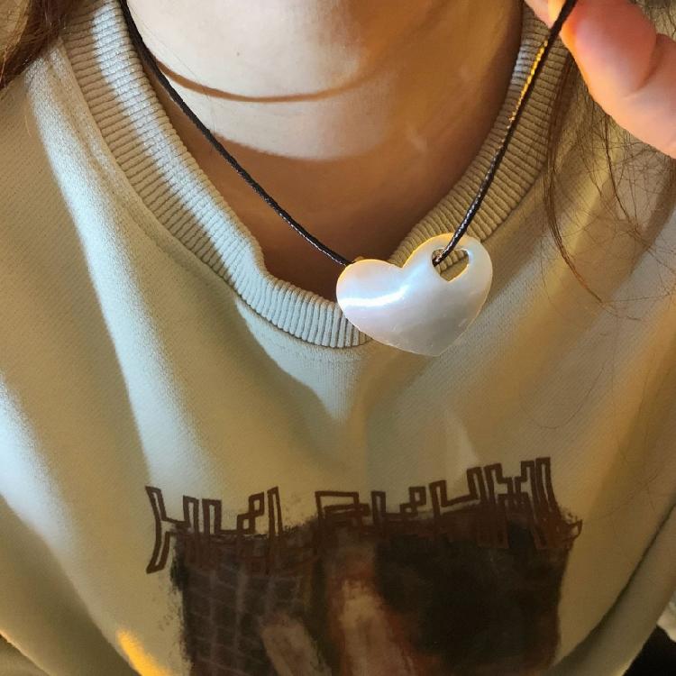 Sophisticated Black Heart Rope Necklace Featuring a Simple Alloy Pendant Multifuntional Fashion Accessory for Daily