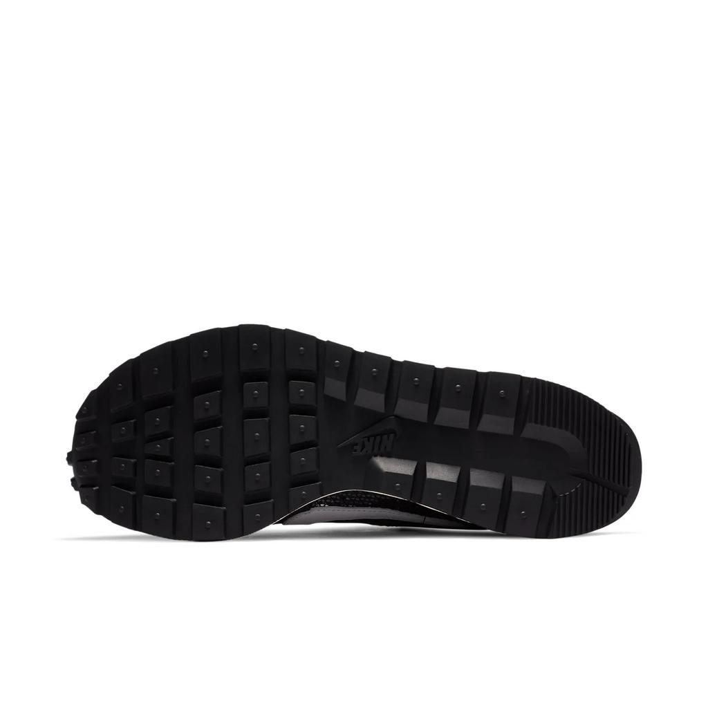 CV1363-001 Sacai A Nike Vapor Waffle "Black and White" (Men's)