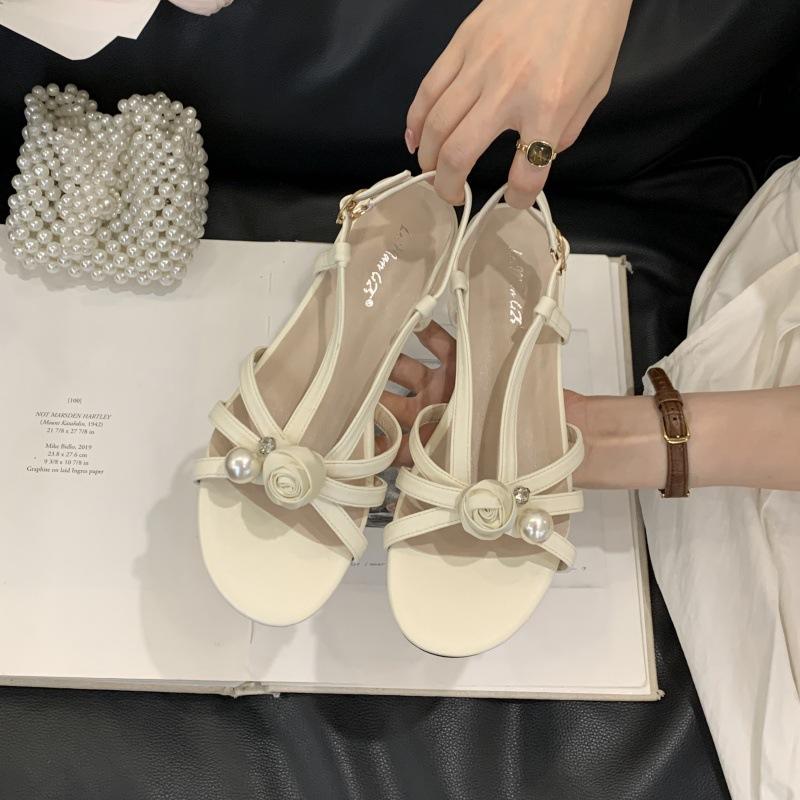 2025 summer new empty-toed girl flower sandals pearl diamond thick heel Roman fashion shoes