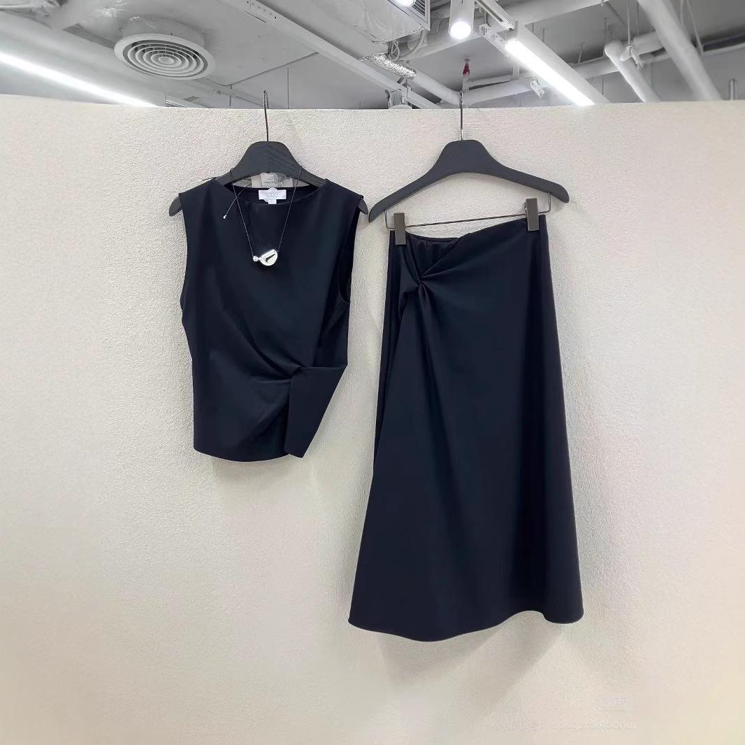 

2025 Summer Aura Women s Sleeveless T-shirt & High-Waisted Midi Skirt Set M