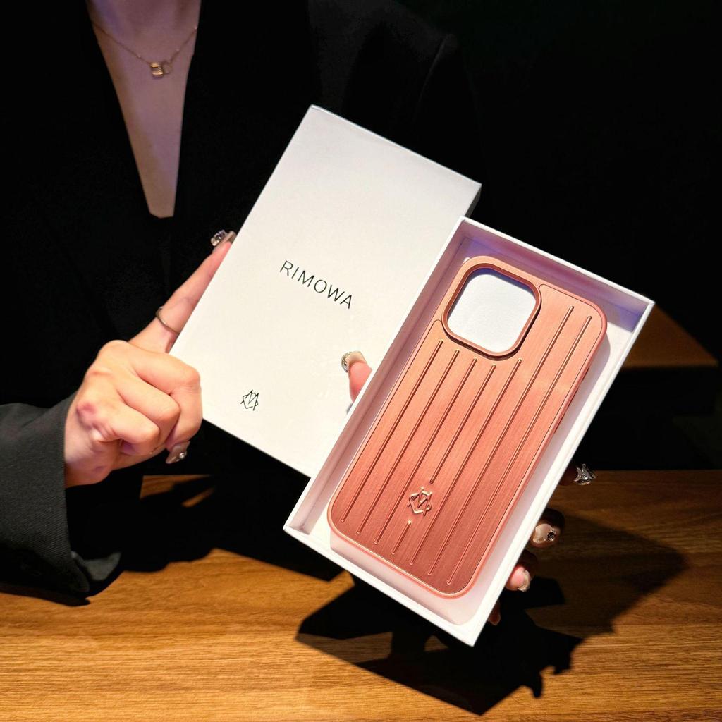 Apple 17 Pro Max Aluminum Magnesium Alloy Protective Case - Fashionable & Trendy Cover for 16 Pro