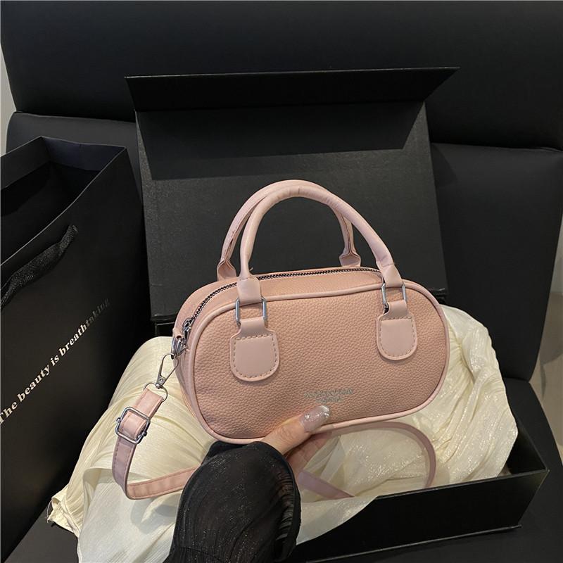 Hot Sale Trend Simple Fashion Niche Litchi Pattern Portable Bowling Bag Commuter Casual Versatile Messenger Bag