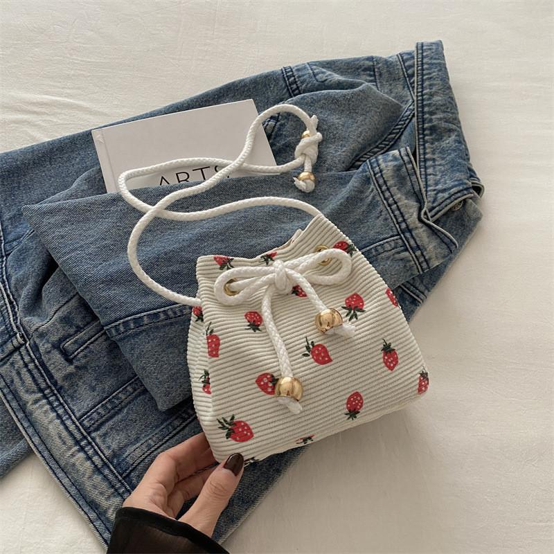 Chic Canvas Bucket Bag For Women Stylish And Casual For Daily Commuting Needs