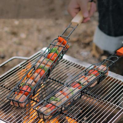 BBQ-grillkorg i rostfritt stål med trähandtag Non-stick korvrostningsbur Multifunktionellt grillredskap för utomhuscamping
