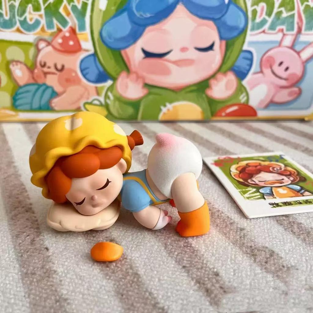 Today, Xiao Que Is Fortunate To Be A Dream Collector, Giving Gifts, Ornaments, Figurines, Toys, And Figurines