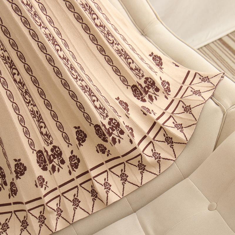 Retro Jacquard Knitted Half Skirt for Women Autumn/Winter Mid Length Skirt