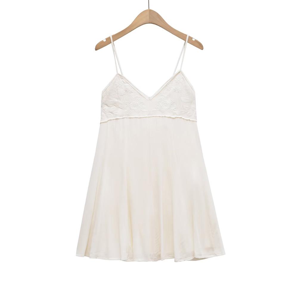 

Платье-камисоль приталенного силуэта с V-образным вырезом и цветочной вышивкой, весна/лето 2025 для женщин Medium кремовый