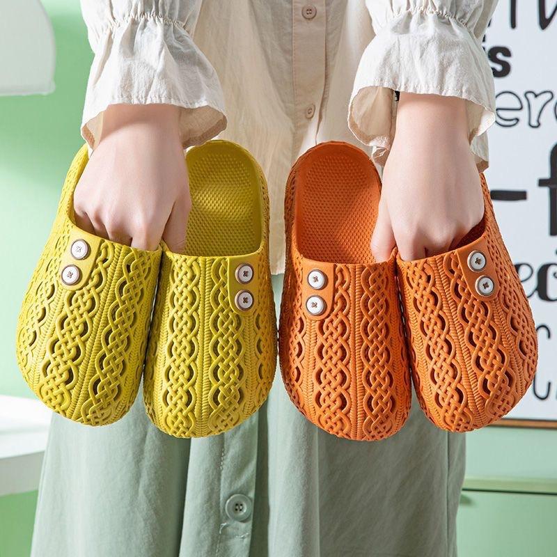 2025 New Hole Shoes Closed Toe Women's Shoes Summer Non-slip Comfortable Home Wear Bathroom Soft Bottom Dormitory Casual Slippers