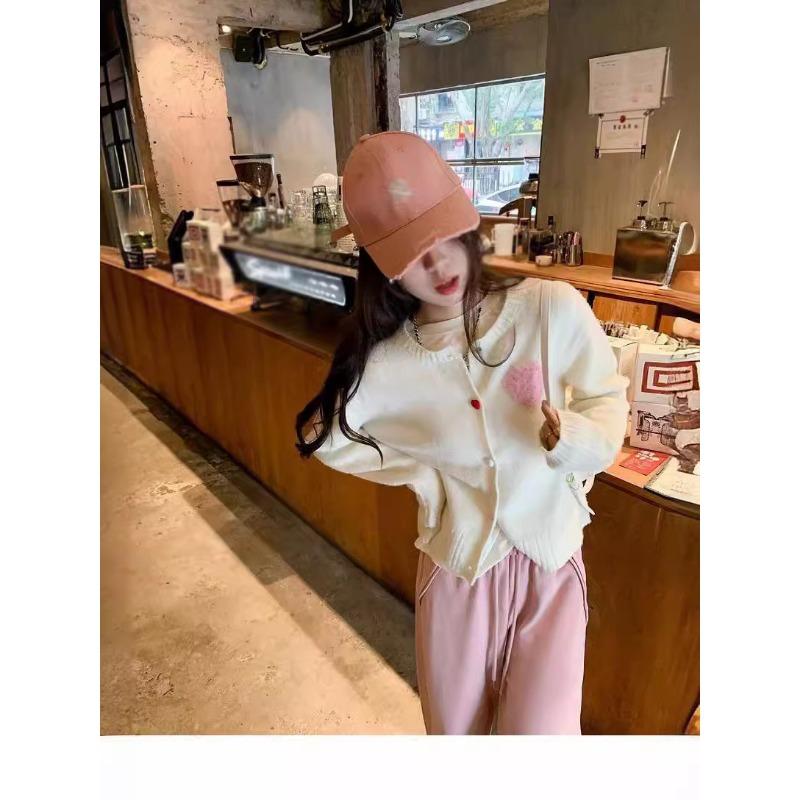 

Spring and Autumn short loose round neck knitted cardigan new small coat sweet gentle wind love one size fits all