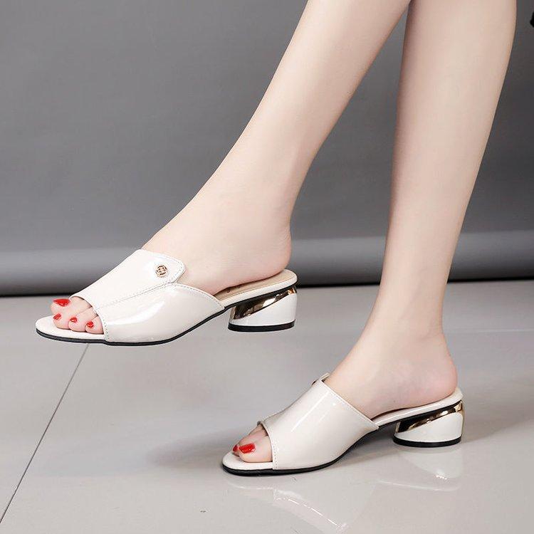 Summer new metal word women's temperament casual fashion casual wear trend lazy half slippers large size