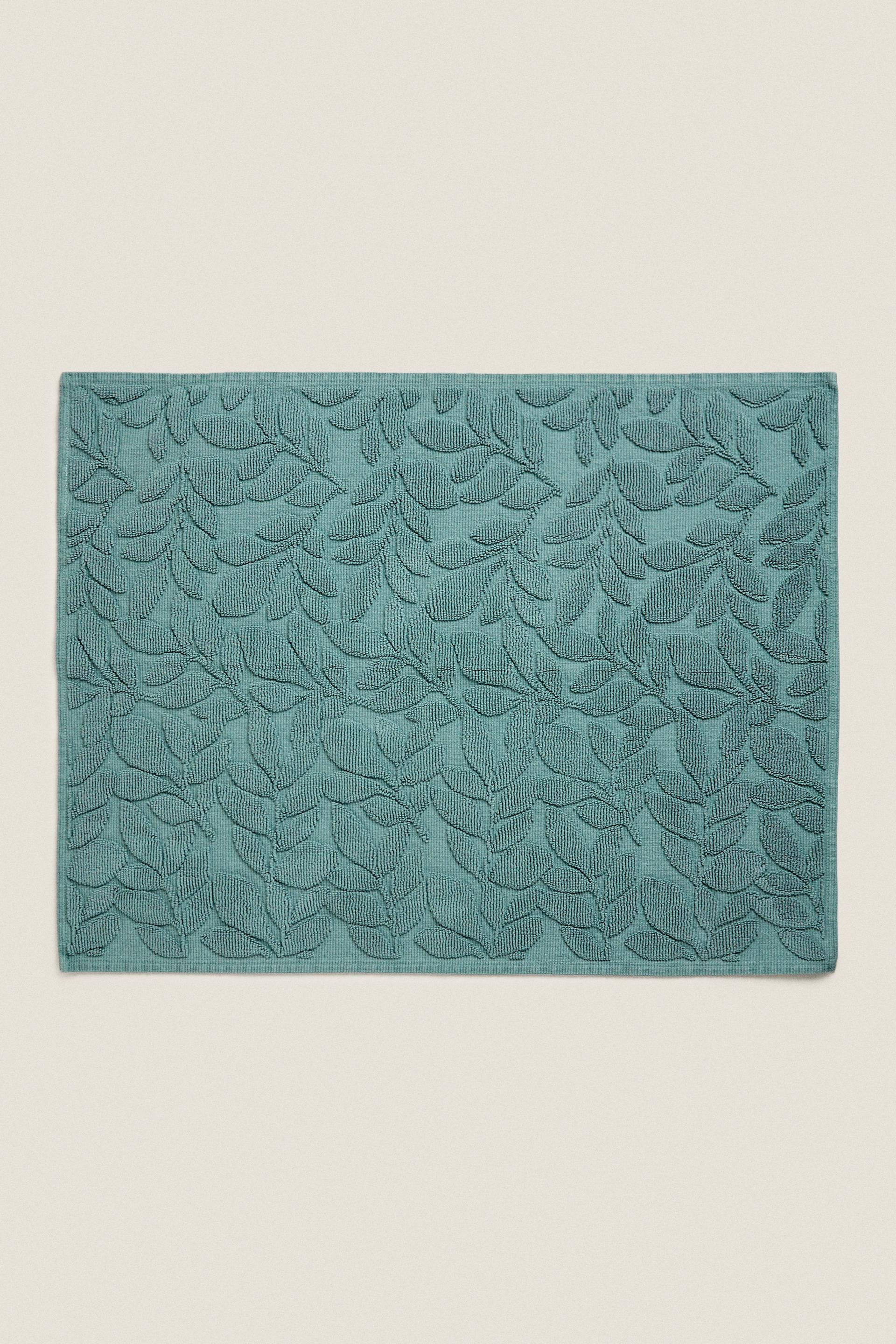 

VEGETABLE JACQUARD BATH MAT