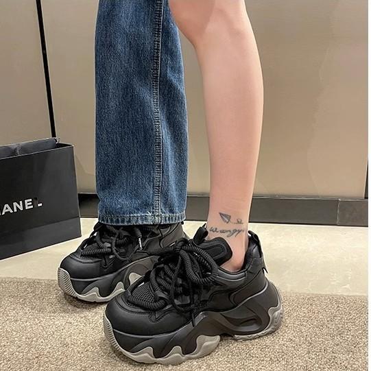 Height-increasing dad shoes women's feet show small autumn lightweight breathable shoes sports shoes women's shallow mouth single shoes college shave