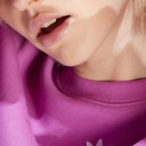 Adidas Originals Sports Crew Neck Retro Sweatshirt for Women, Light Purple