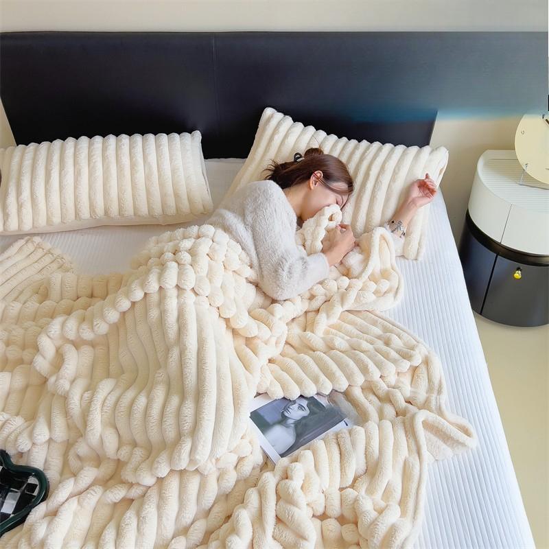 Fleece Throw Blanket for Couch,Super Soft Warm Fluffy Blanket for Bed Sofa Room Decor-Lightweight Cozy Fuzzy Striped Blanket for All Seasons